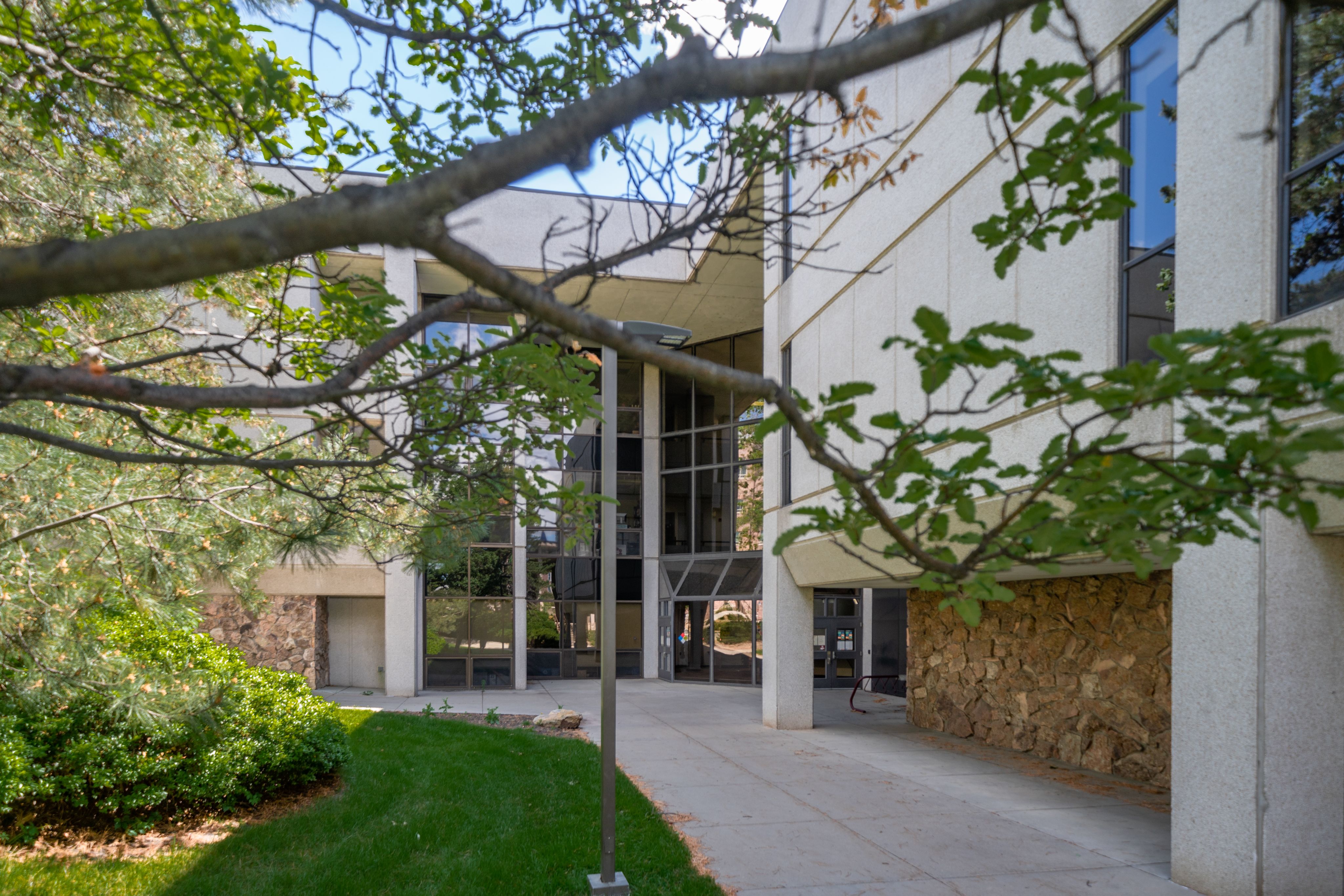 Photo of the entrance and courtyard of the Seeley Mudd Building