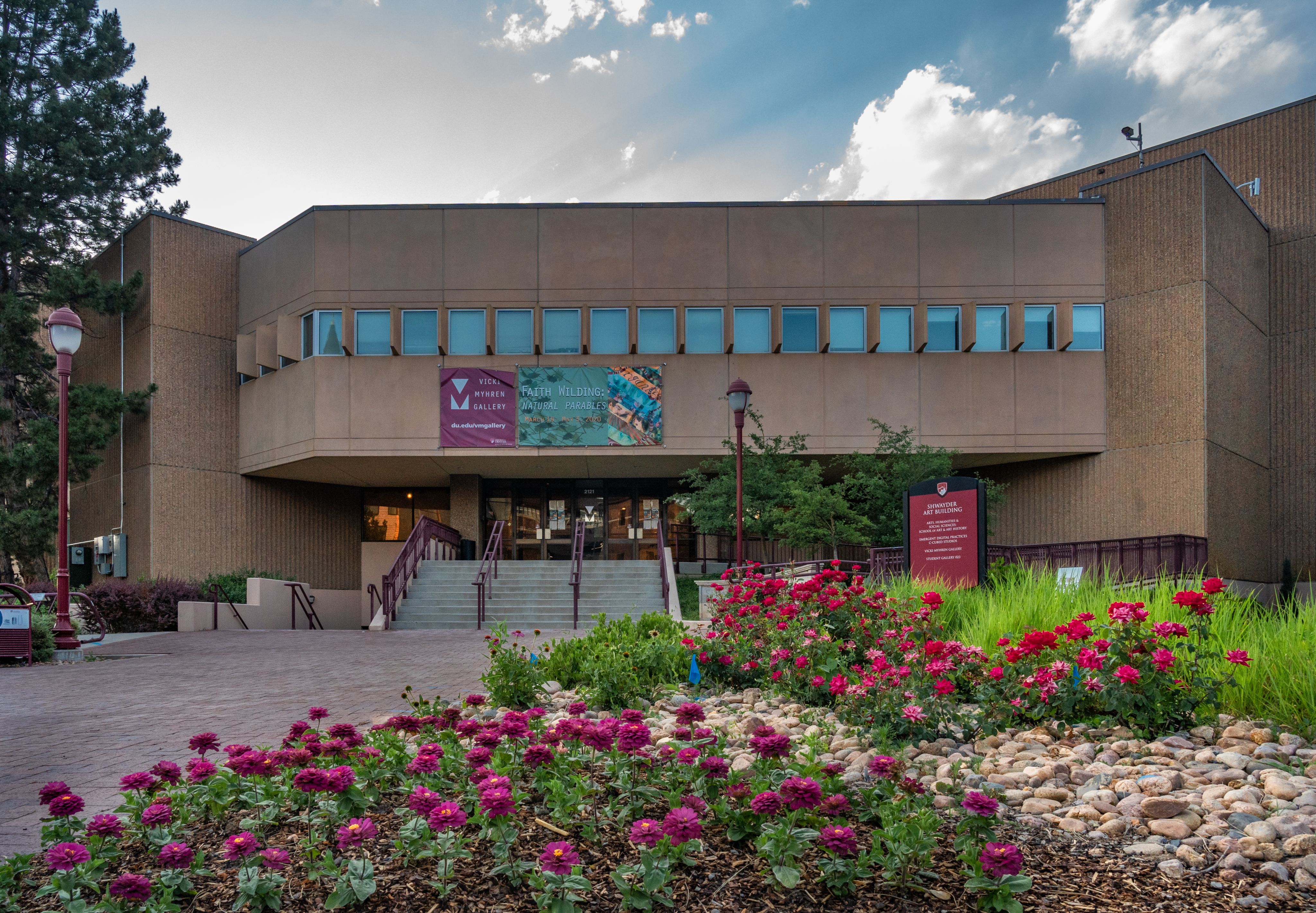 Photo of the entrance to the Shwayder Art Building