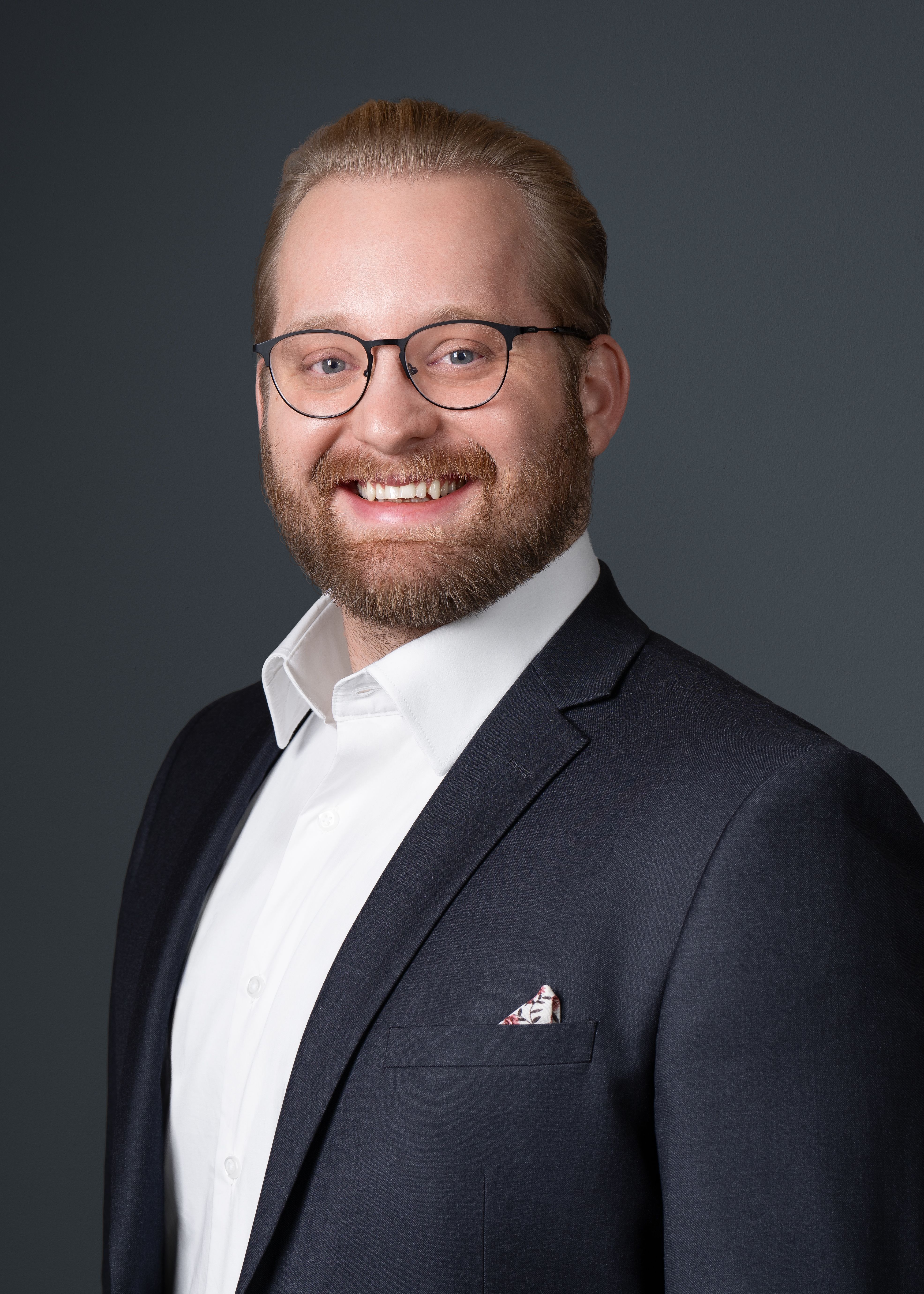 Headshot of Matthew Ziebarth