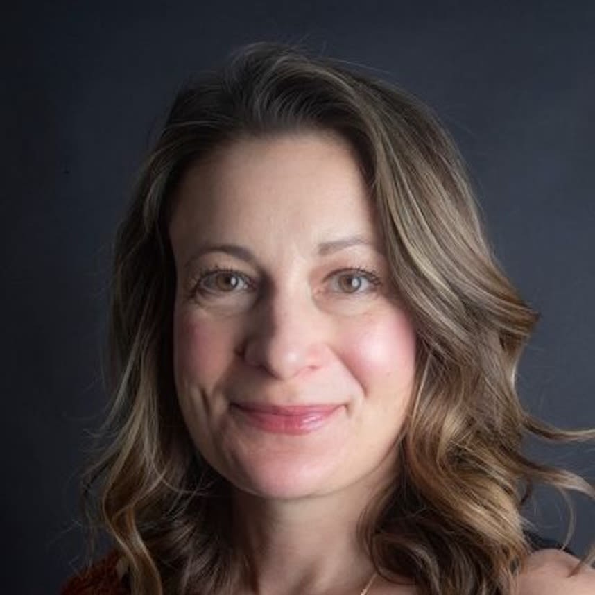 Headshot photo of Kristina Valtierra.